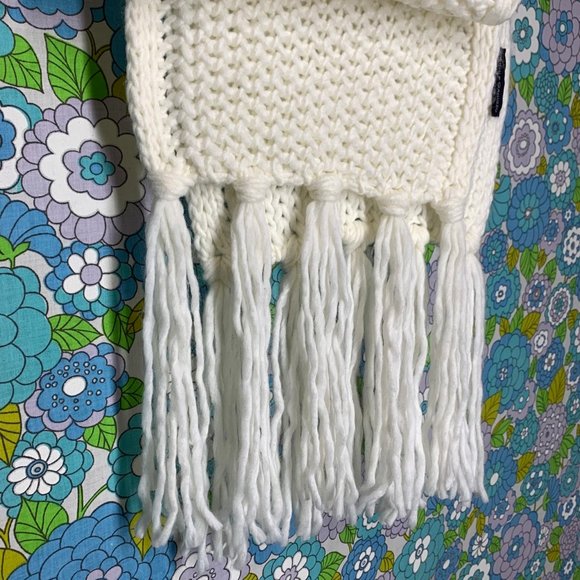 ##NWOT## Cintelli e Galluzzo Wool Blend Ivory Scarf - Picture 3 of 6